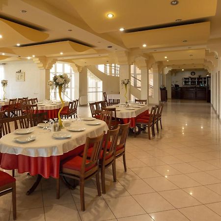 Hotel Denis Daneş Zewnętrze zdjęcie