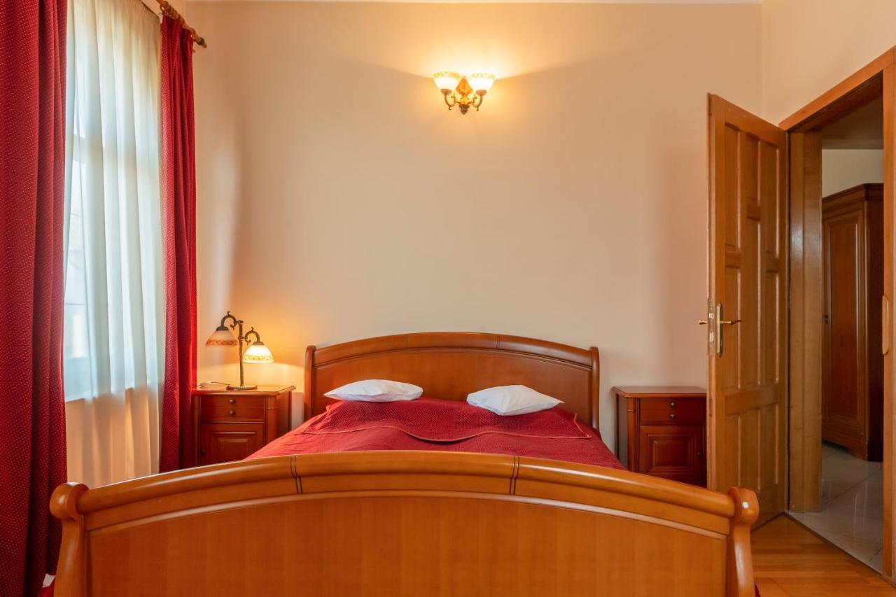Hotel Denis Daneş Zewnętrze zdjęcie