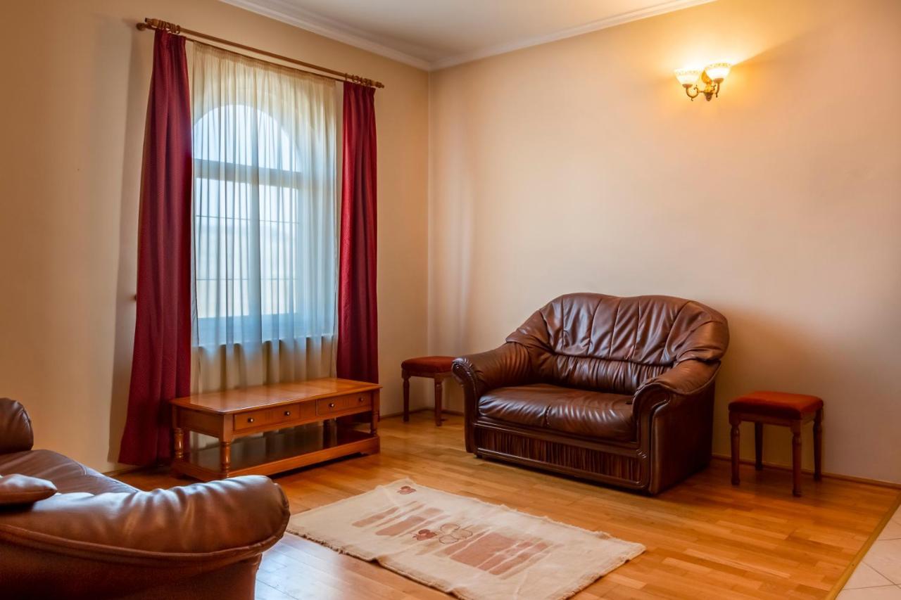 Hotel Denis Daneş Zewnętrze zdjęcie