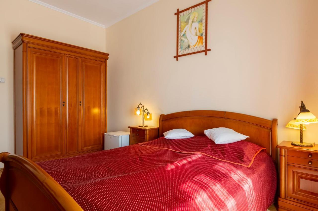 Hotel Denis Daneş Zewnętrze zdjęcie