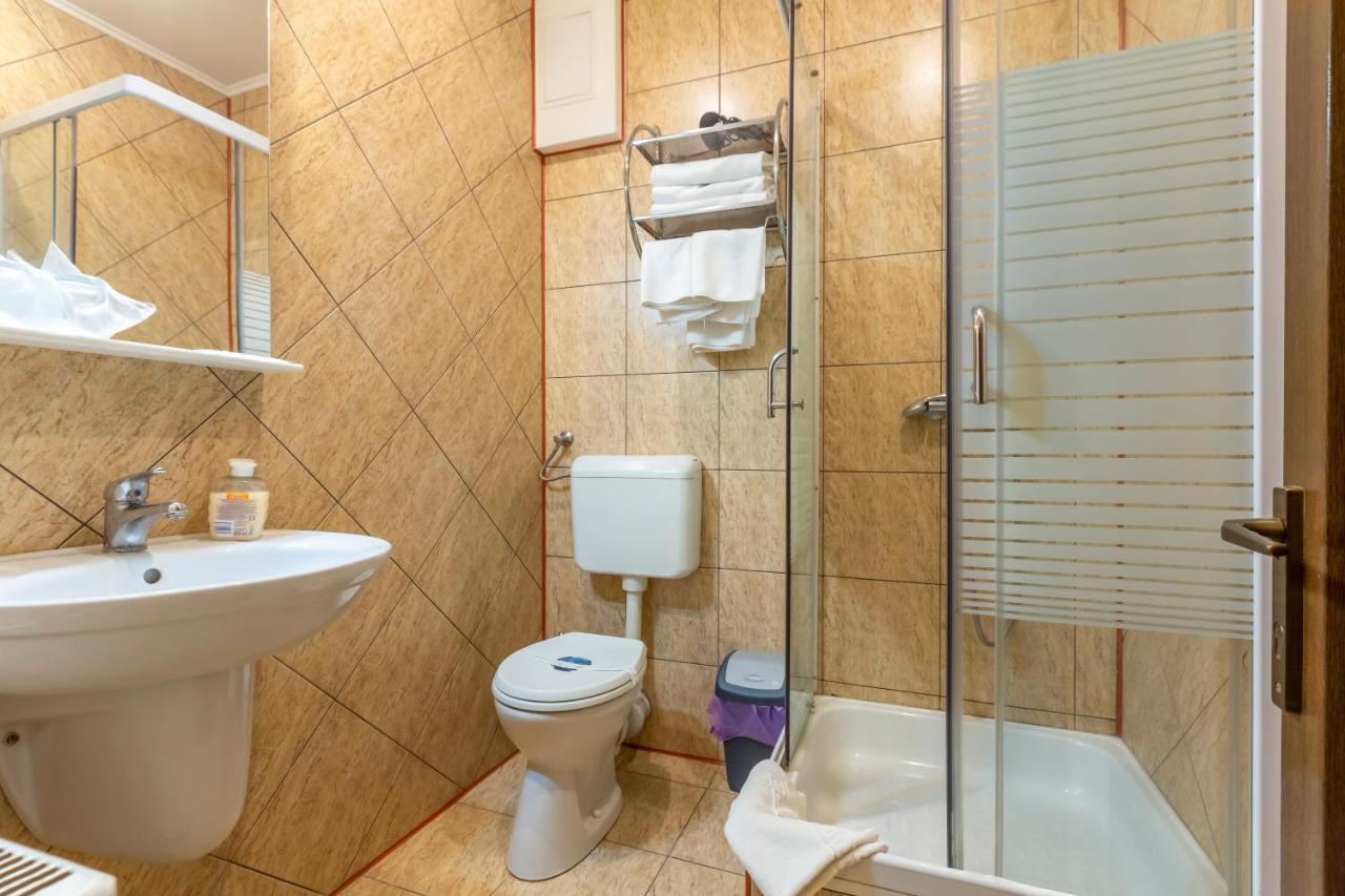 Hotel Denis Daneş Zewnętrze zdjęcie