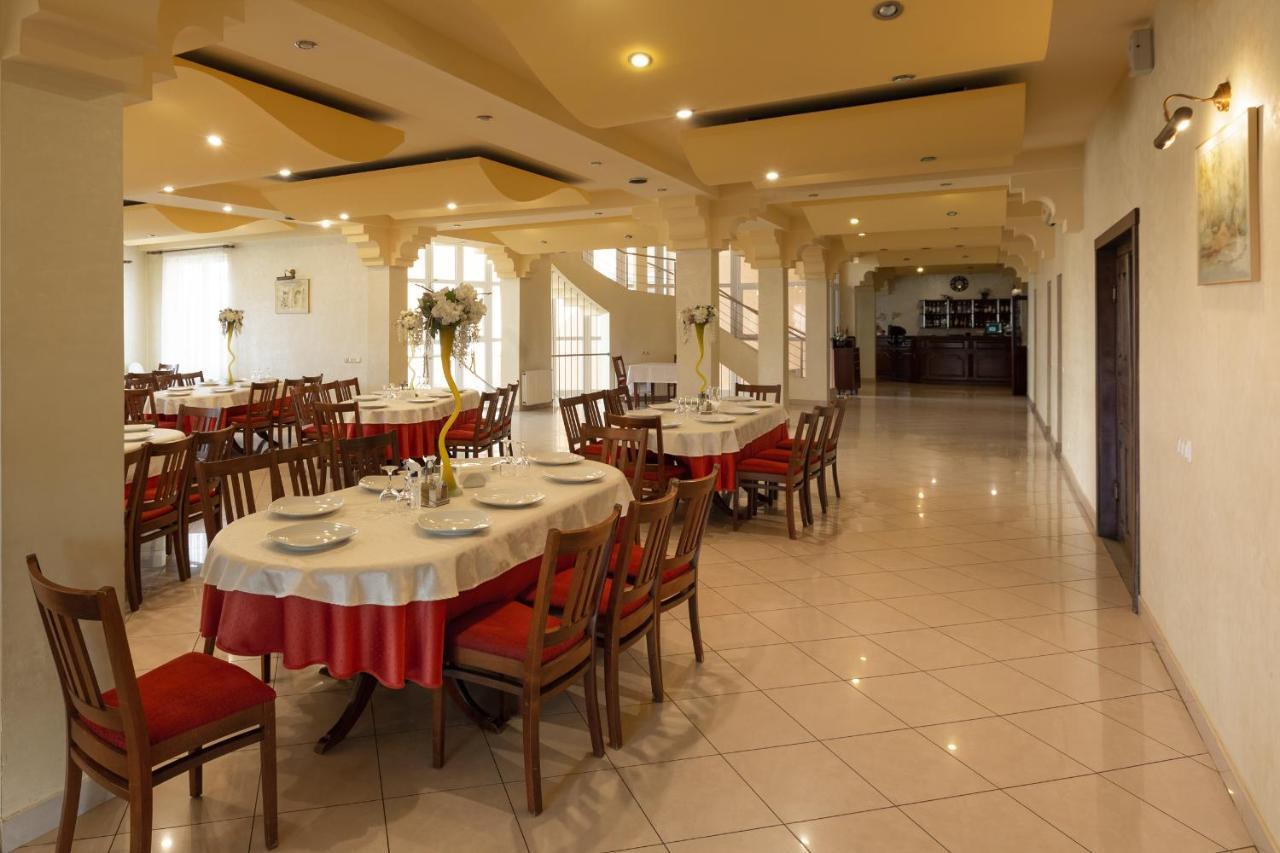 Hotel Denis Daneş Zewnętrze zdjęcie