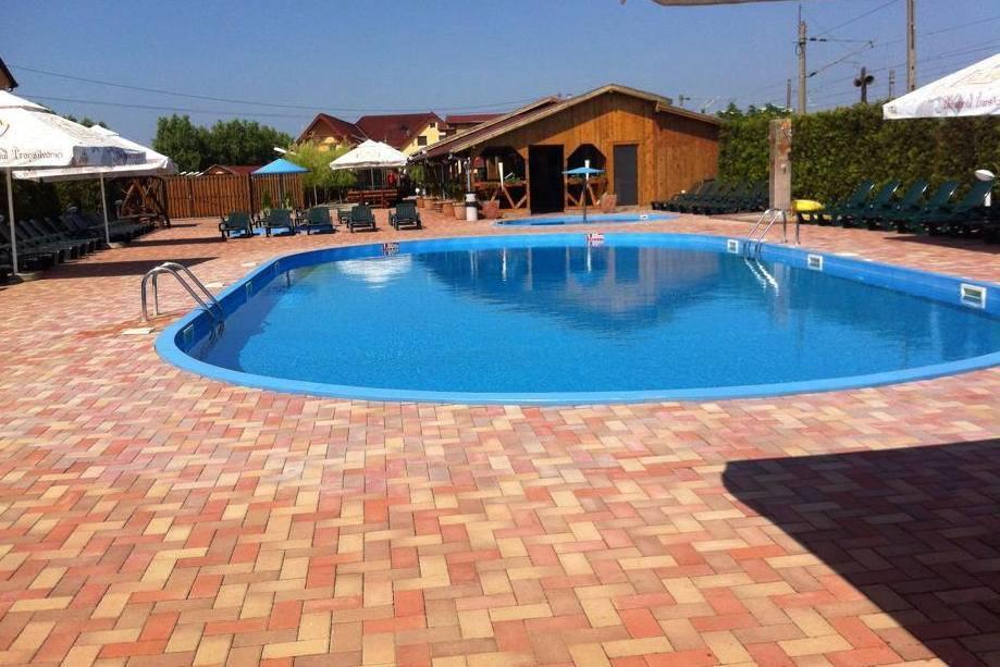 Hotel Denis Daneş Zewnętrze zdjęcie